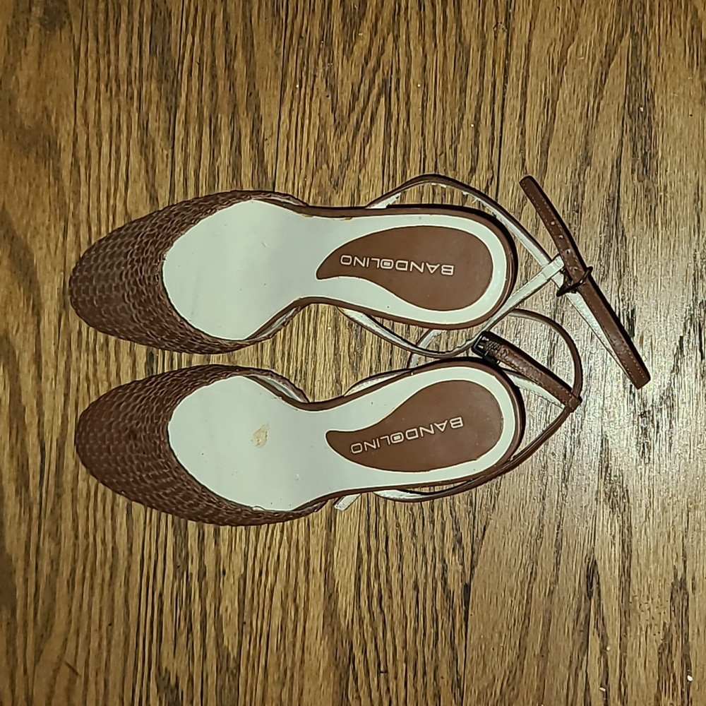 Bandolino ankle strap heels on medium brown size 7